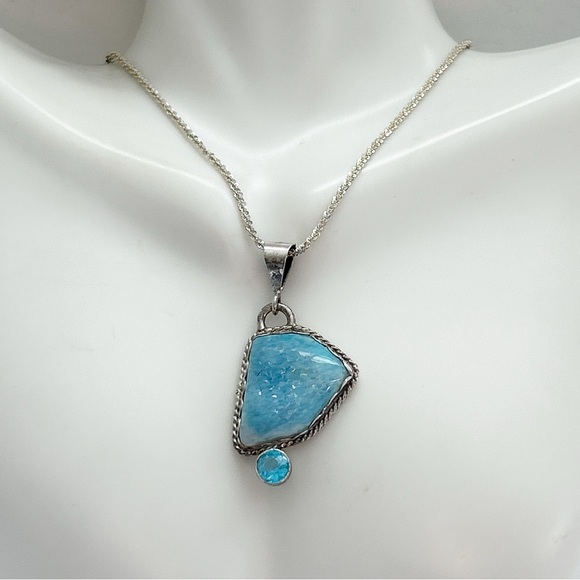 Gorgeous Signed Shimmering Blue Druzy Blue Topaz Sterling Silver Necklace - Picture 4 of 12
